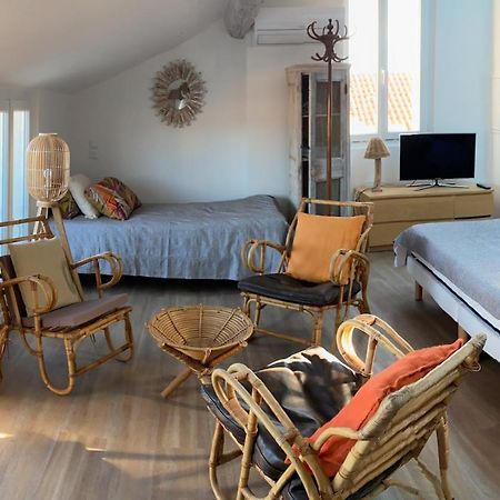 Les Nuits Etoilees, Studio Terrasse Apercu Mer, Tres Lumineux, Ac, 100M Du Port Sanary Eksteriør bilde