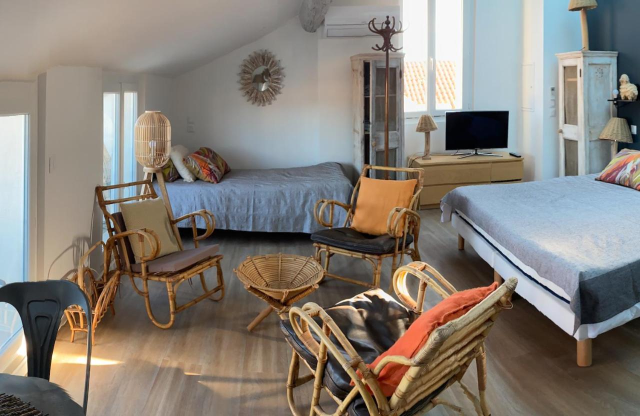 Les Nuits Etoilees, Studio Terrasse Apercu Mer, Tres Lumineux, Ac, 100M Du Port Sanary Eksteriør bilde